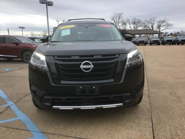 2024 Nissan Pathfinder SL