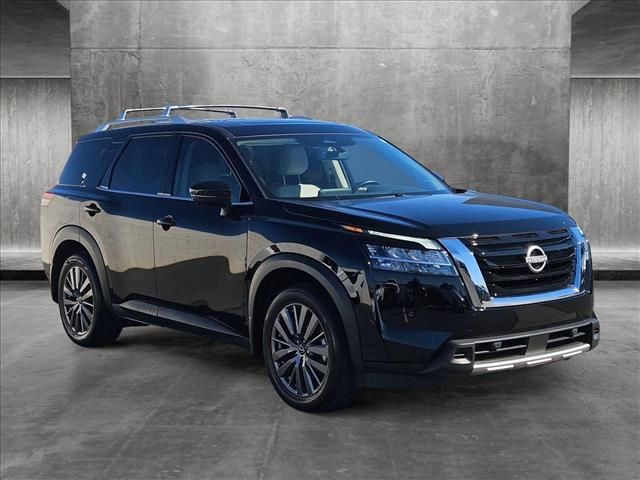 2024 Nissan Pathfinder SL