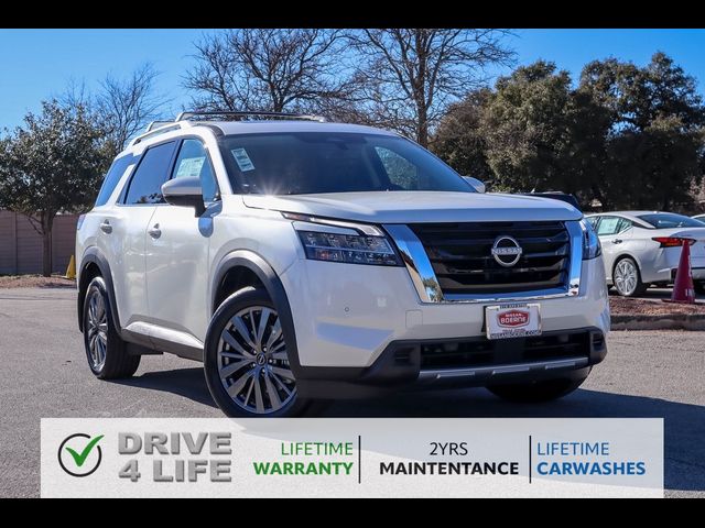 2024 Nissan Pathfinder SL