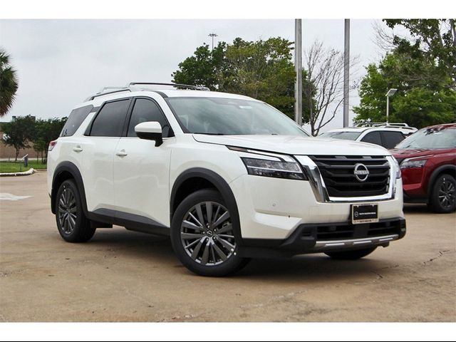 2024 Nissan Pathfinder SL