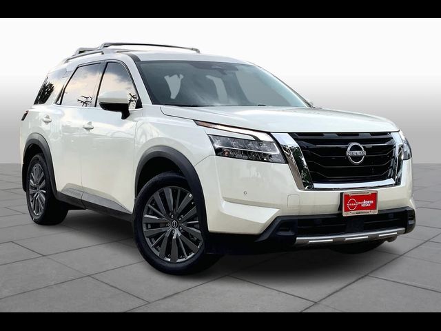 2024 Nissan Pathfinder SL