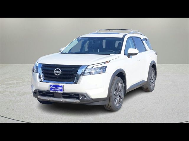 2024 Nissan Pathfinder SL