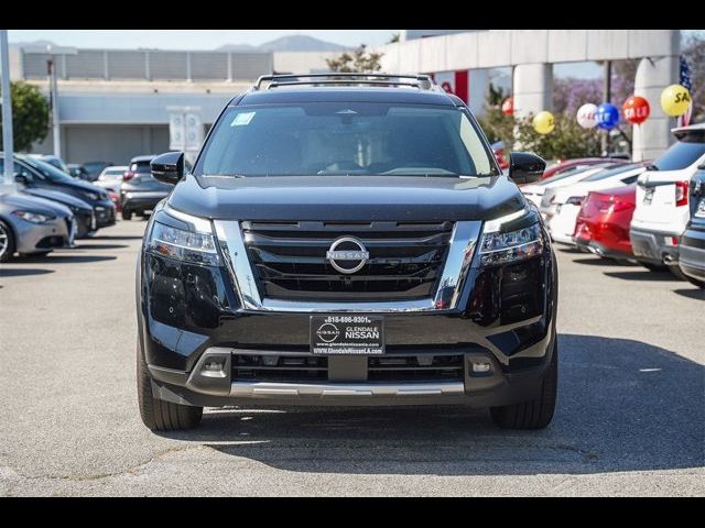 2024 Nissan Pathfinder SL