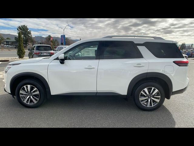 2024 Nissan Pathfinder SL