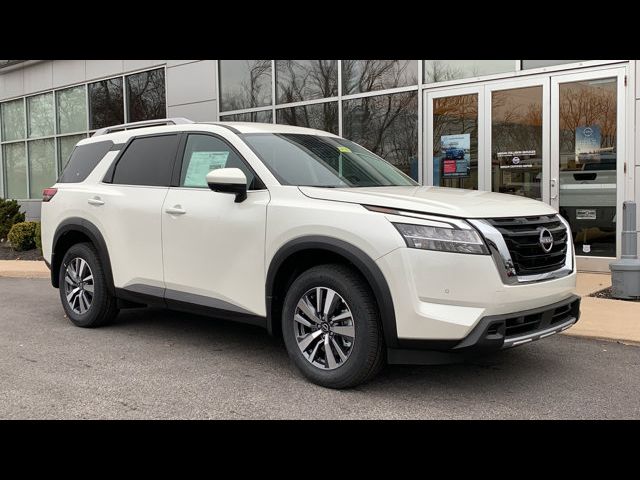 2024 Nissan Pathfinder SL