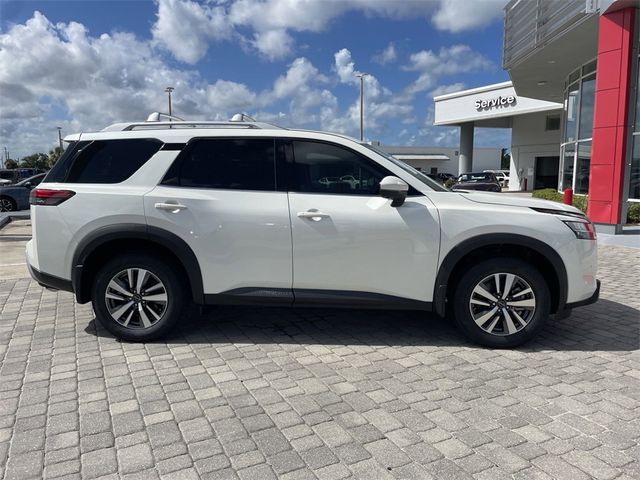 2024 Nissan Pathfinder SL