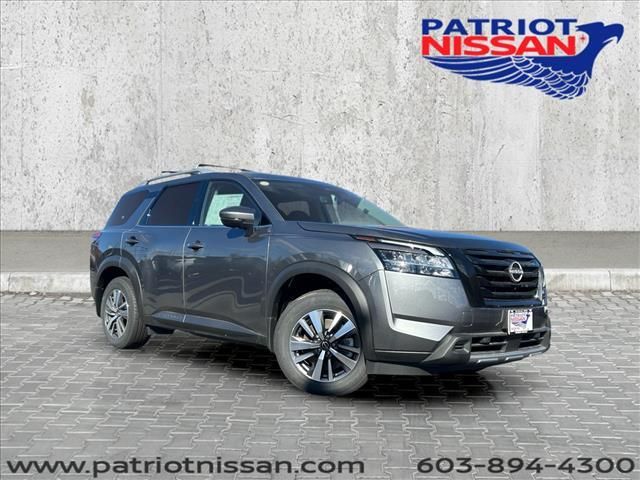 2024 Nissan Pathfinder SL