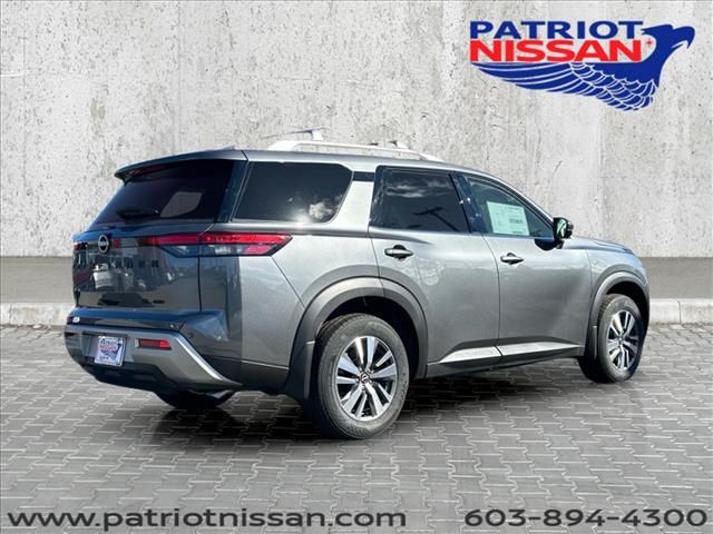 2024 Nissan Pathfinder SL