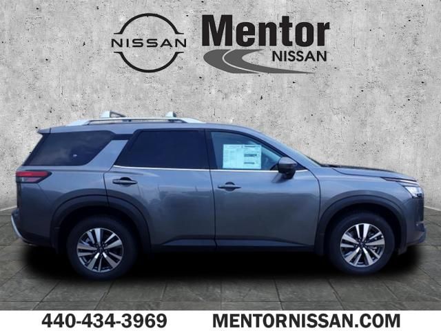 2024 Nissan Pathfinder SL