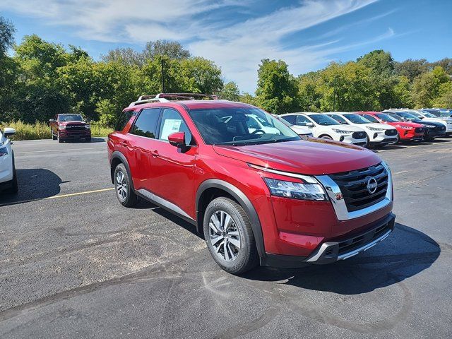 2024 Nissan Pathfinder SL