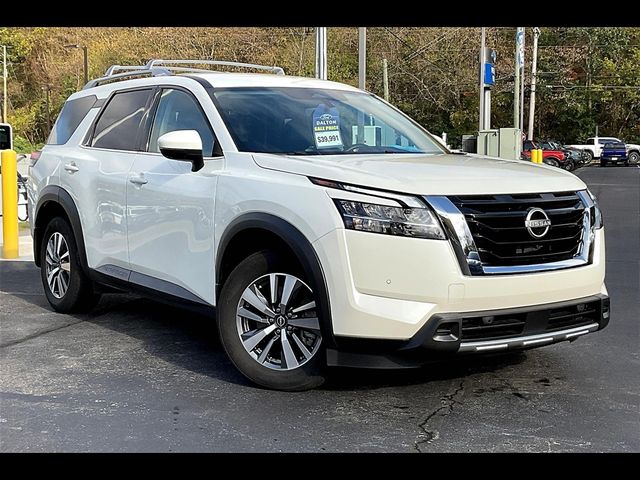 2024 Nissan Pathfinder SL