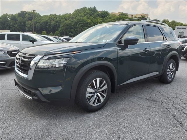 2024 Nissan Pathfinder SL