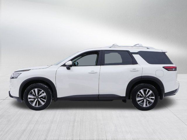 2024 Nissan Pathfinder SL