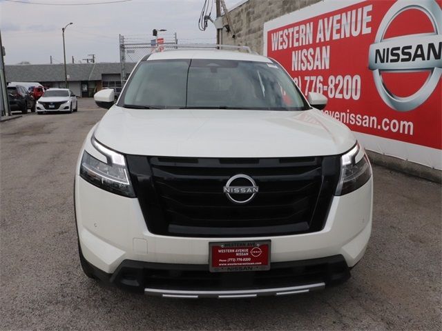 2024 Nissan Pathfinder SL