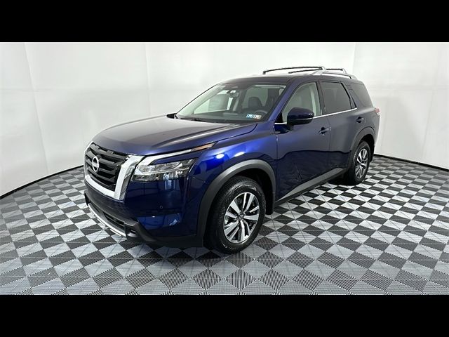 2024 Nissan Pathfinder SL