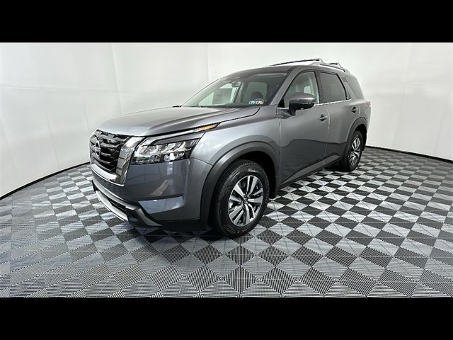 2024 Nissan Pathfinder SL