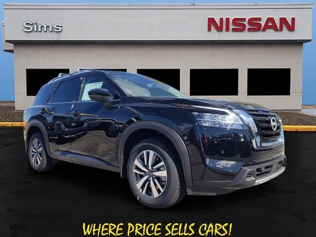 2024 Nissan Pathfinder SL