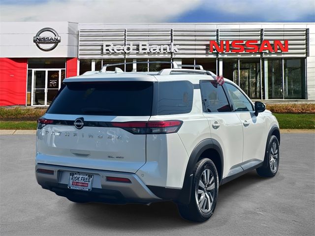 2024 Nissan Pathfinder SL
