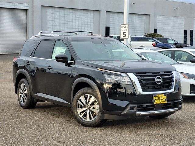 2024 Nissan Pathfinder SL