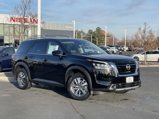 2024 Nissan Pathfinder SL