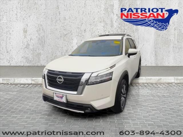 2024 Nissan Pathfinder SL