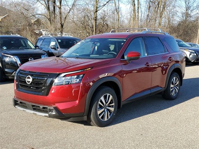 2024 Nissan Pathfinder SL