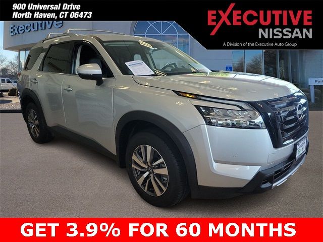 2024 Nissan Pathfinder SL