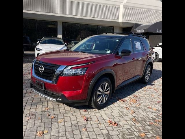 2024 Nissan Pathfinder SL