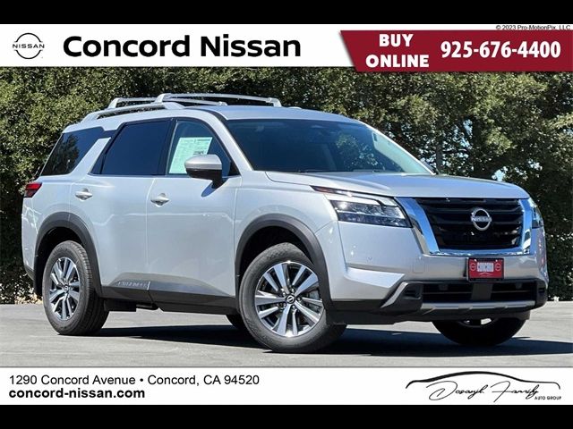 2024 Nissan Pathfinder SL