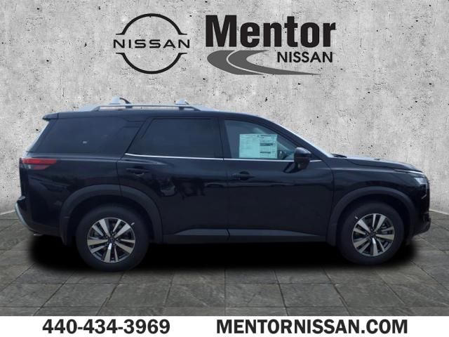 2024 Nissan Pathfinder SL