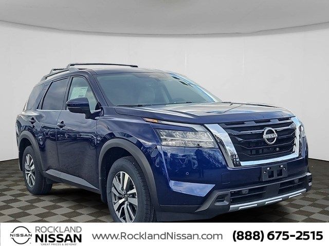 2024 Nissan Pathfinder SL