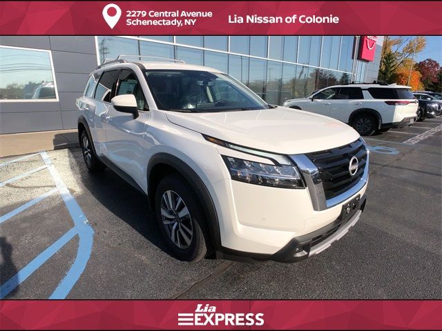 2024 Nissan Pathfinder SL