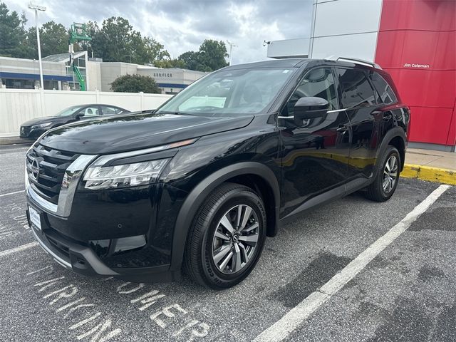 2024 Nissan Pathfinder SL