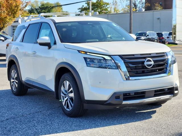 2024 Nissan Pathfinder SL