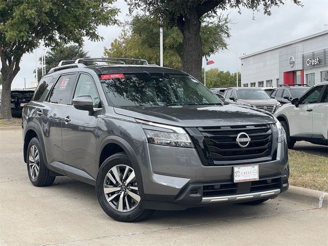 2024 Nissan Pathfinder SL