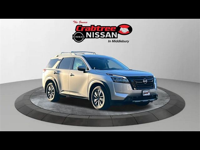 2024 Nissan Pathfinder SL