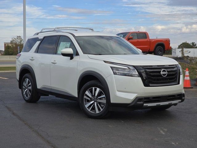 2024 Nissan Pathfinder SL