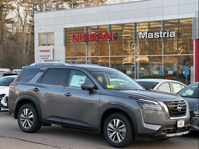 2024 Nissan Pathfinder SL