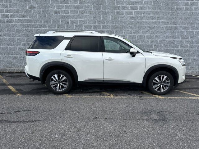 2024 Nissan Pathfinder SL