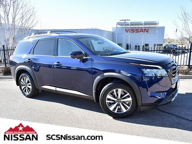 2024 Nissan Pathfinder SL