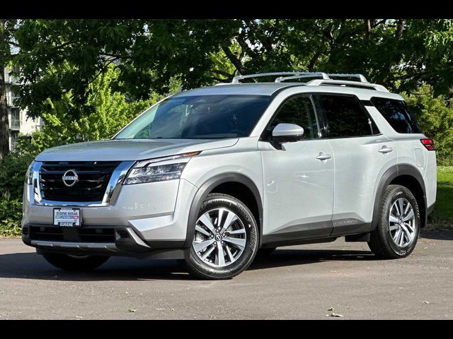 2024 Nissan Pathfinder SL