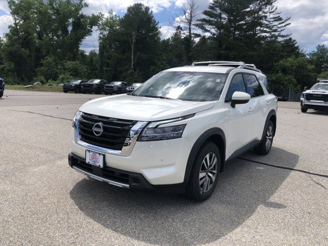 2024 Nissan Pathfinder SL