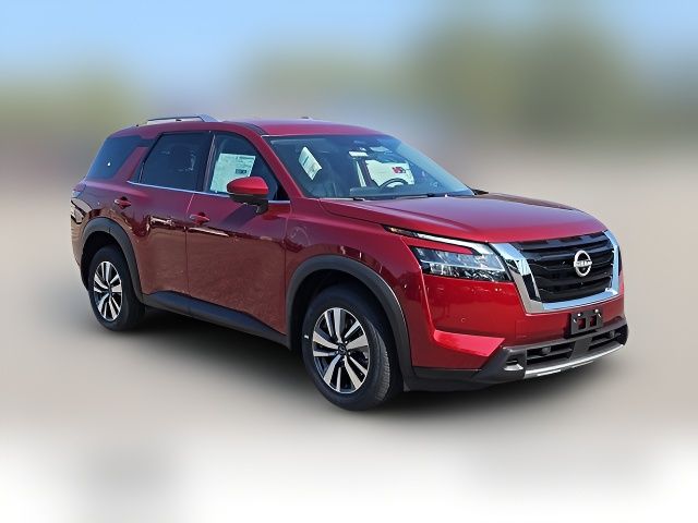 2024 Nissan Pathfinder SL