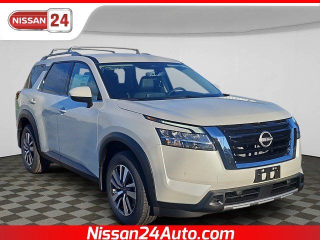 2024 Nissan Pathfinder SL