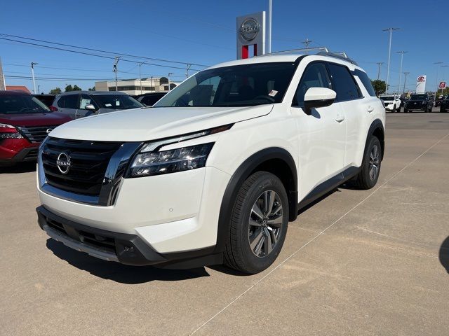 2024 Nissan Pathfinder SL