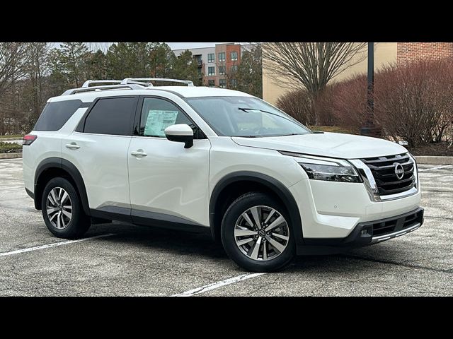 2024 Nissan Pathfinder SL