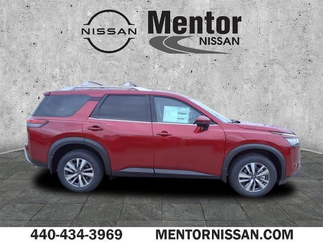 2024 Nissan Pathfinder SL