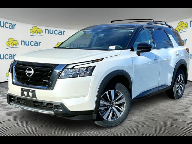 2024 Nissan Pathfinder SL