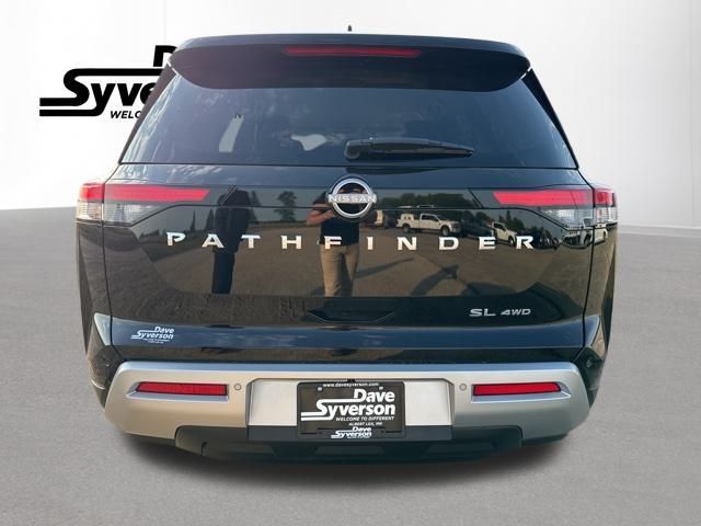 2024 Nissan Pathfinder SL