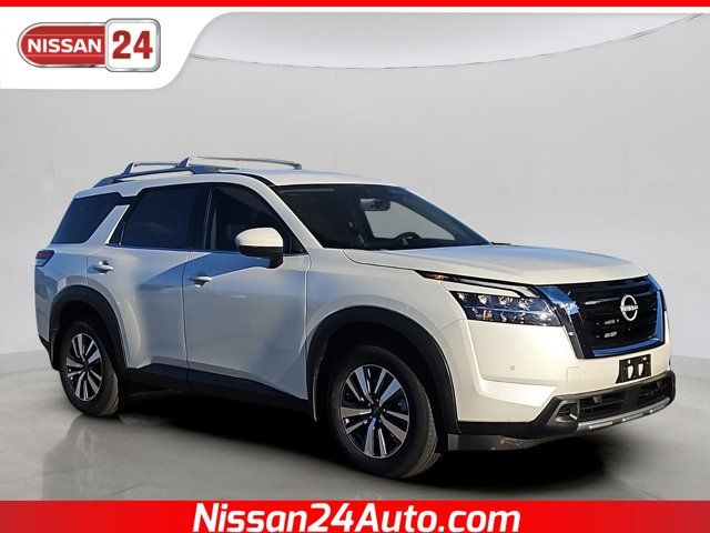 2024 Nissan Pathfinder SL